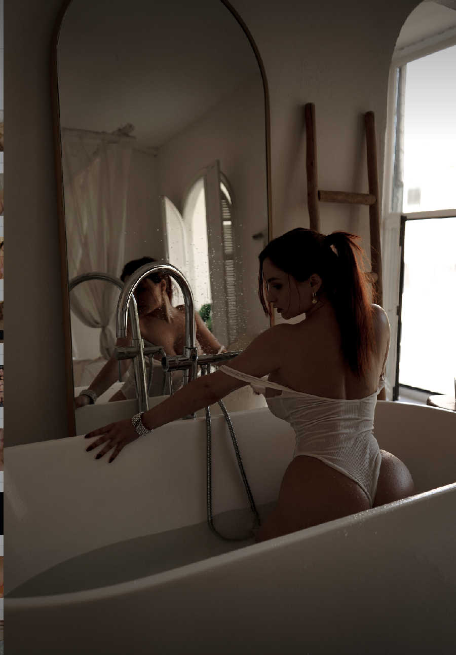 A playful frame from Miranda Faith nude — online in Rawalpindi