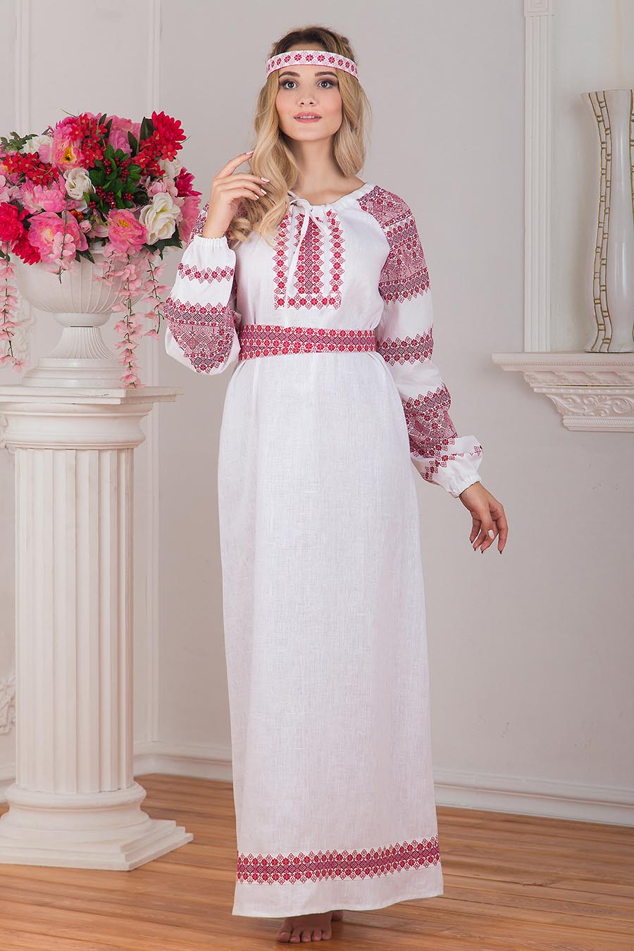 Women in Slavic costumes in Rawalpindi