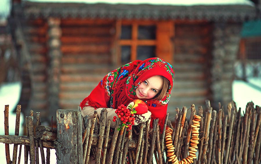 Sexy girl Women in Slavic costumes in Rawalpindi