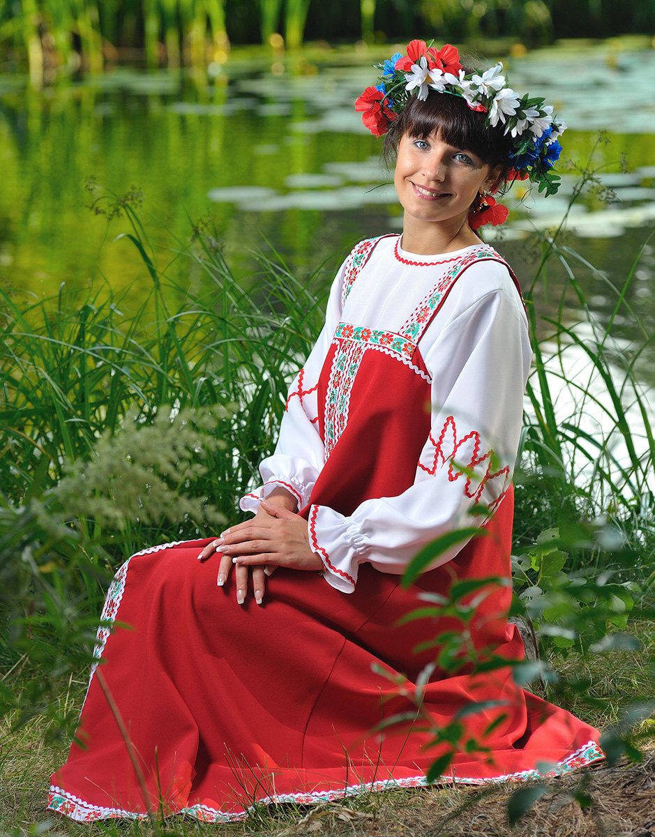Beautiful girl Girls in Slavic costumes in Rawalpindi