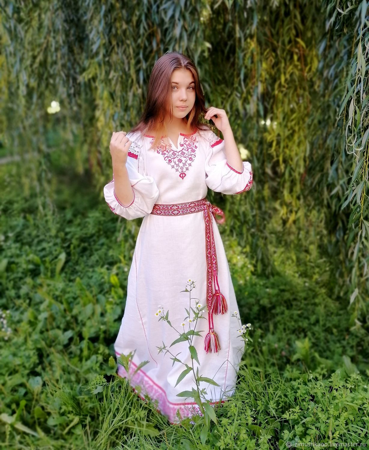 Girl Girls in Slavic costumes in Rawalpindi