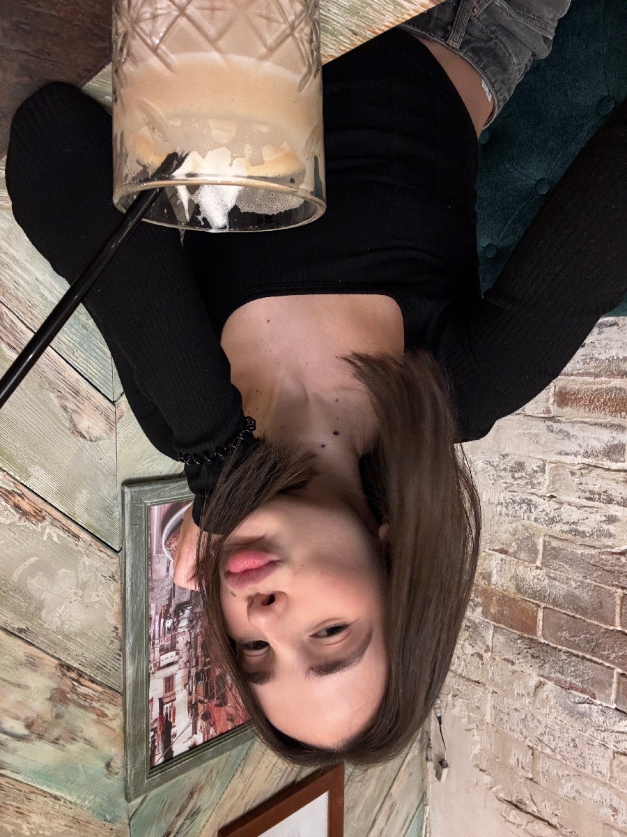 Fresh photos, fresh mood — Tina online in Rawalpindi